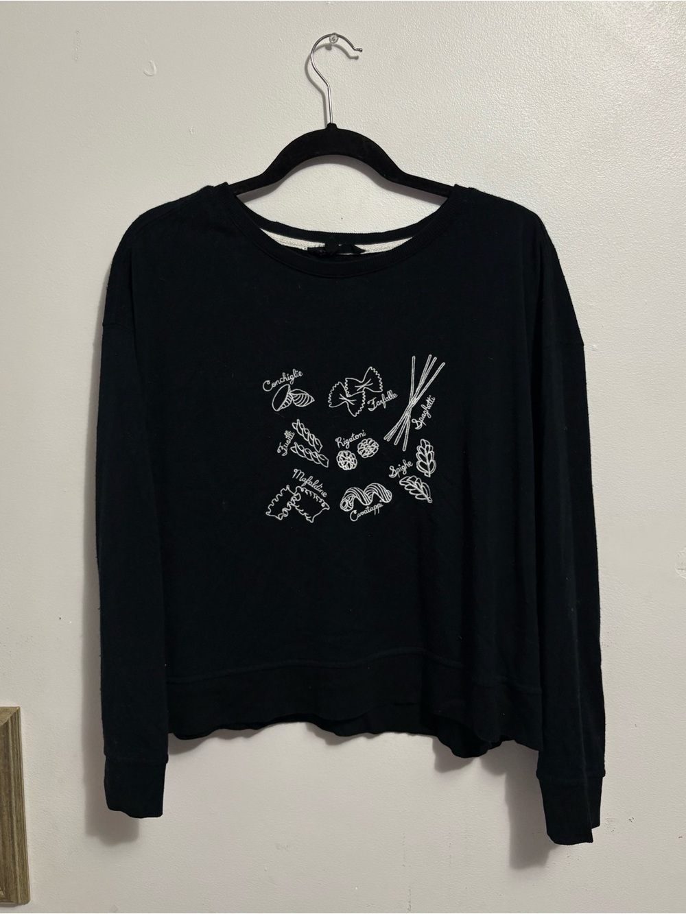 Black Long-Sleeve Graphic Women's Top
